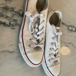 Converse low top white